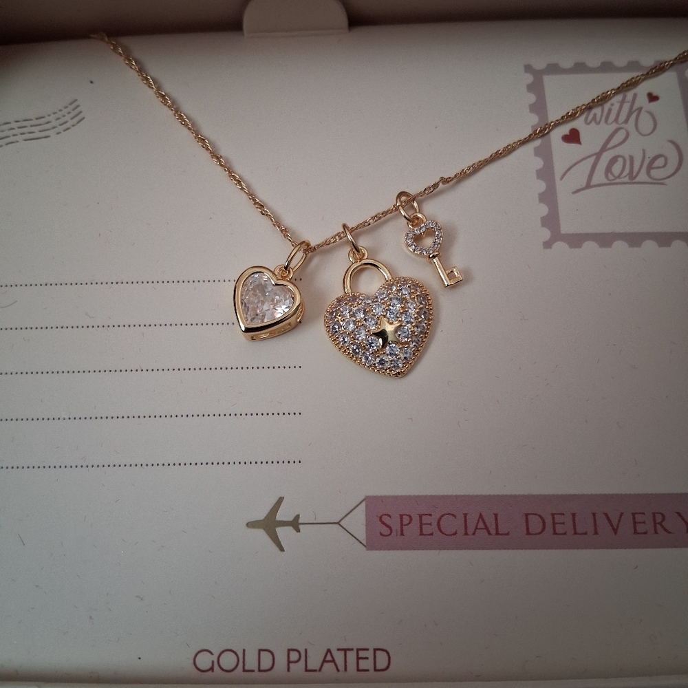 Gold Heart Pendant Necklace